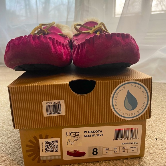 Ugg Mocassin Slippers - Picture 3 of 9